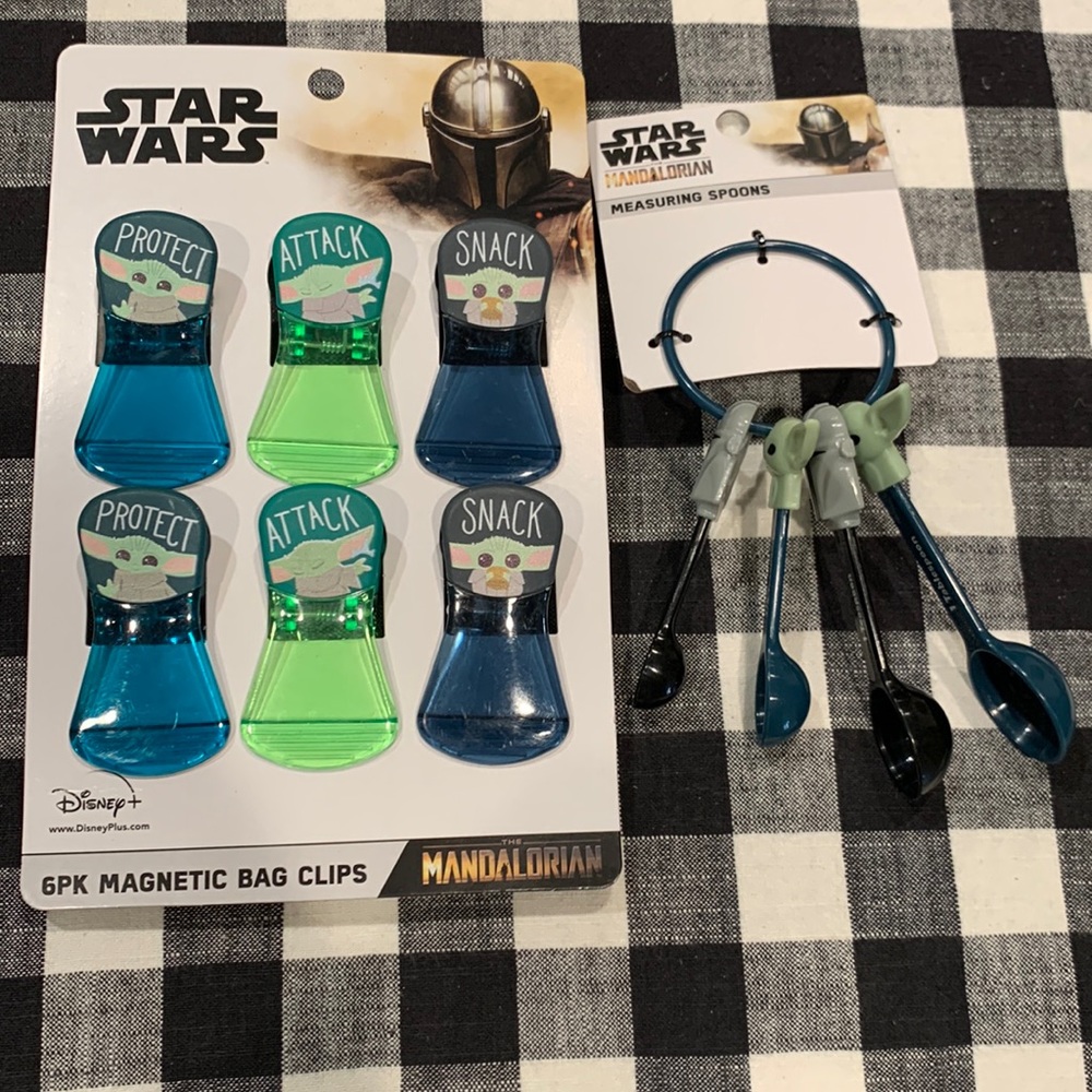 Disney Star Wars The Mandalorian Magnetic Chip Bag Clips & Measuring Spoons Set
